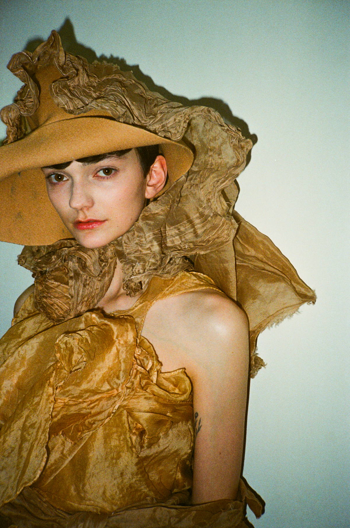 Paolo Carzana, Spring/Summer 2025, How to Attract Mosquitoes. Headwear and creative consulting by Nasir Mazhar. Styling and creative consulting by Patricia Villirillo. Photograph by Joseph Rigby. Courtesy of Paolo Carzana.