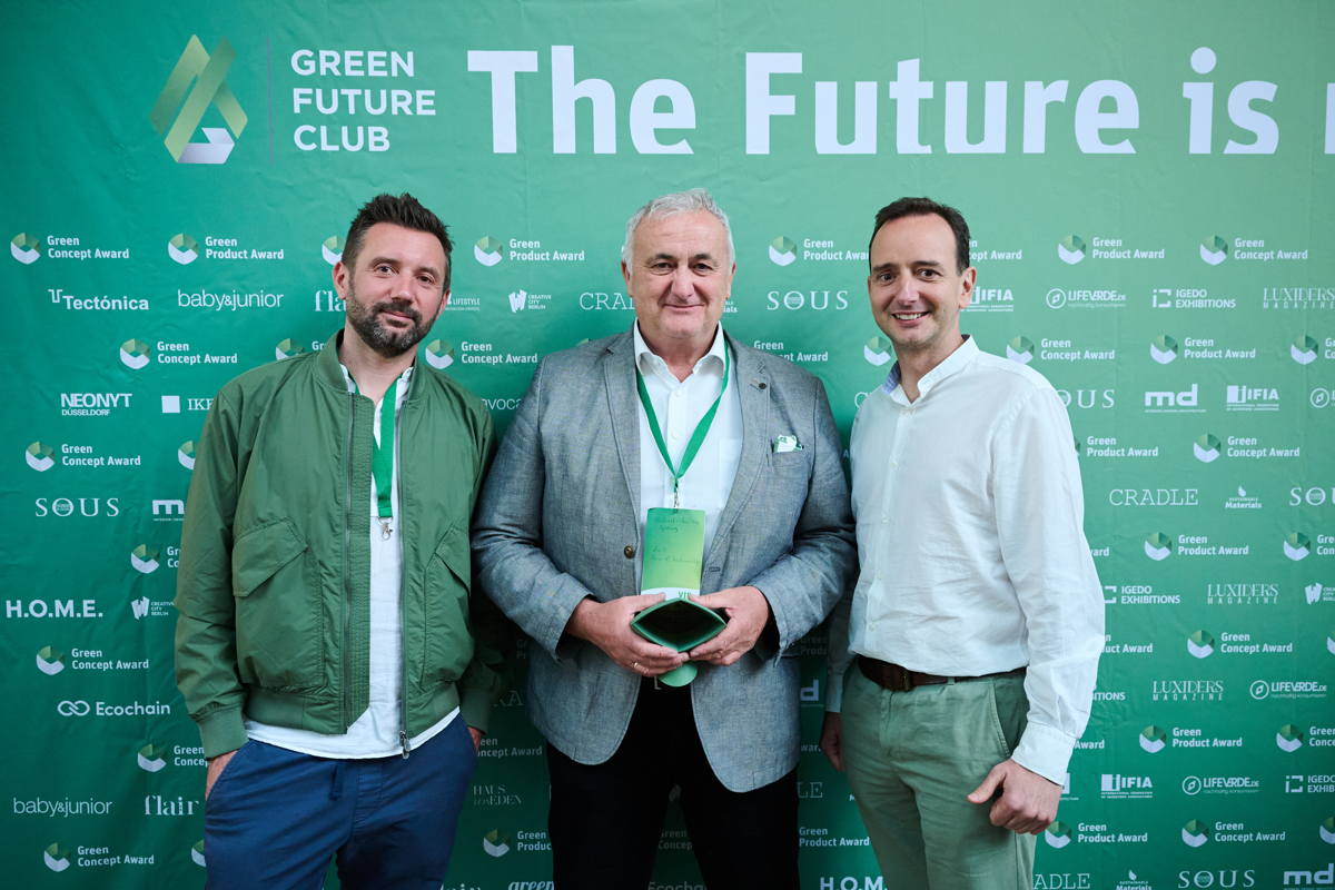The team from Audi, with their Green Product Award 2025.