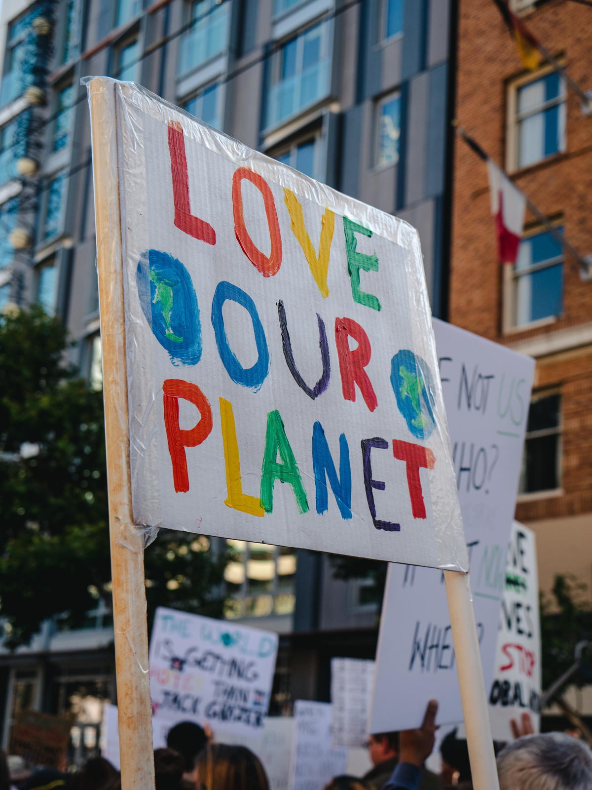 Love-our-Planet-Sign-ronan-furuta-sp_pcgjPxgI-unsplash