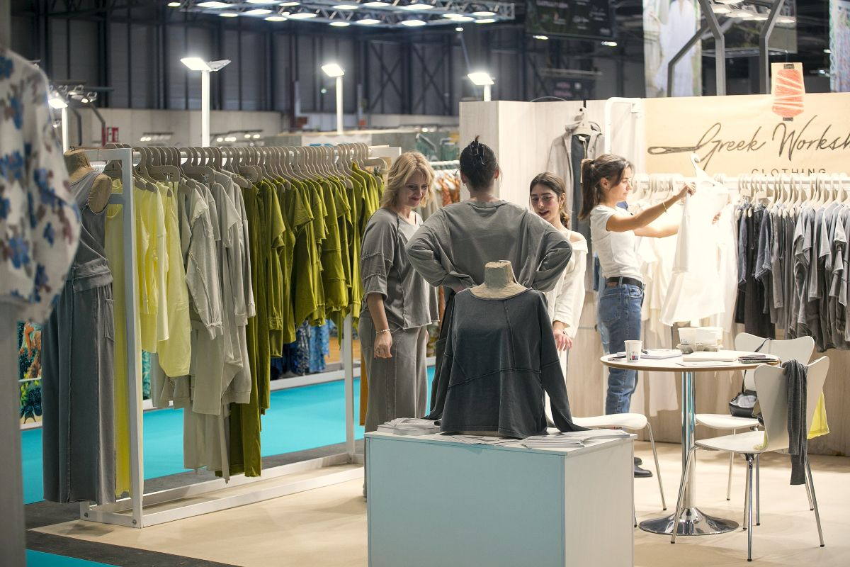 International fashion buyers in Momad