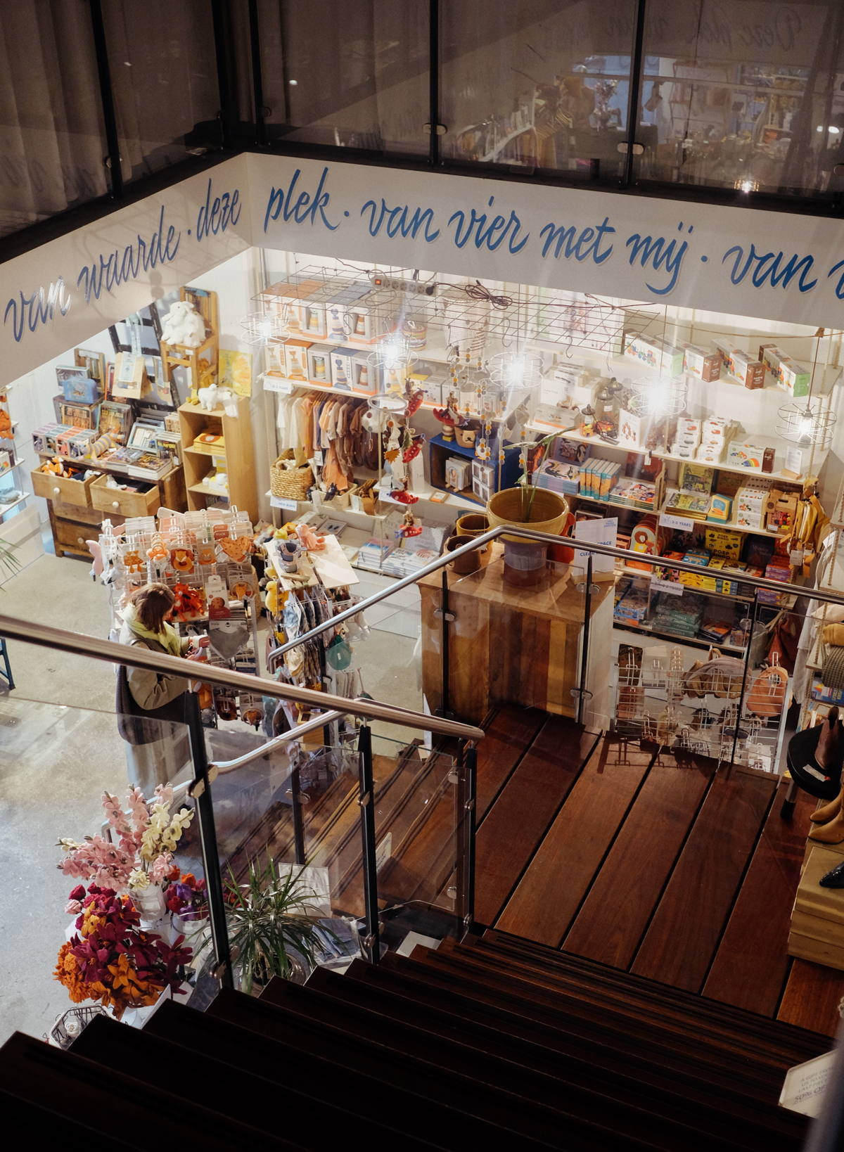 sustainable fashion store