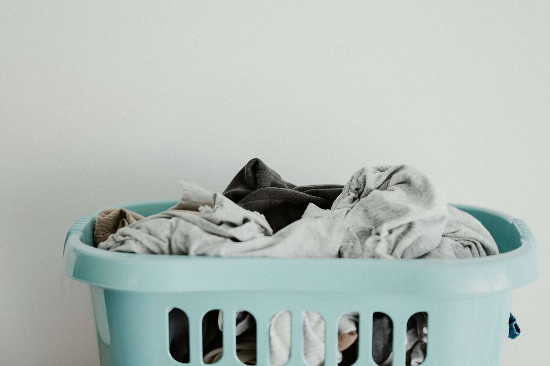 Sustainable-ways-to-wash-clothes-luxiders-magazine