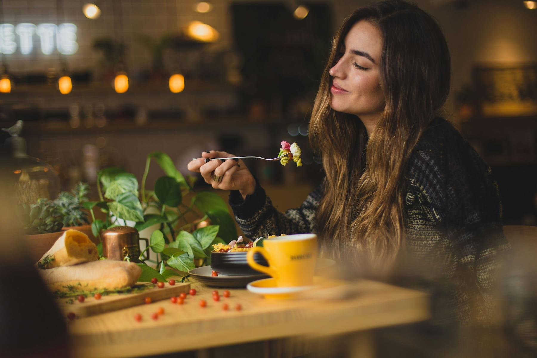 a girl eating, girl dinner is a harmful trend
