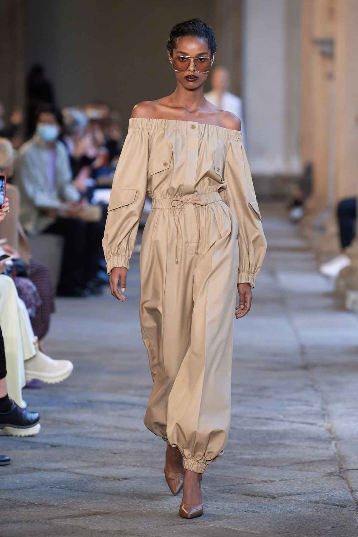 Milan Fashion Week Review: Luxury Brands Ditch Eccentric Styles, Embrace  Classic Styling