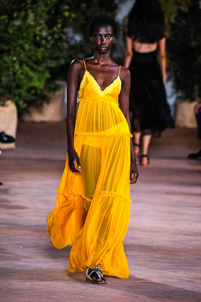 Sheer looks, Spring summer 2021, SS21, SS21 Trends, Spring summer Trends, Trends of the season, Sustainable trends, sustainable fashion, luxiders, Alberta Ferreti, Dolce & Gabbana, Bora Aksu, Balenciaga, Acne, Burberry, Balmain, Valentino, Dior, Tom Ford, Colourful Prints, Preen, Shine Bright, Maxi Dresses, Details here and there, Pastels, Layer-up, Accessories, Mesh, Sheer-look, Sheer, See-through, Colourful prints, Dresses, Upcycling 