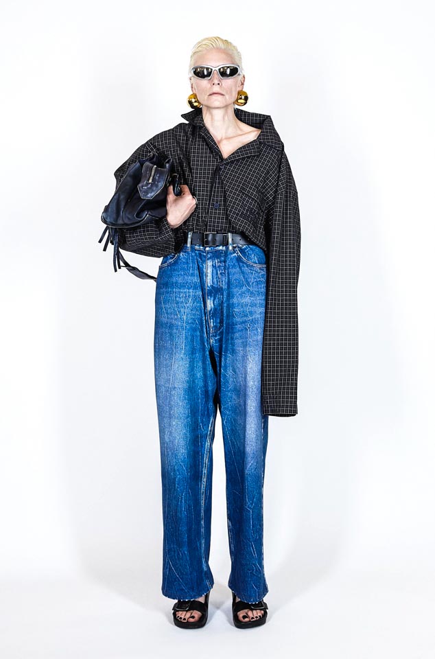 baggy trousers, SS21, Spring Summer 2021, Trends, Spring Summer 2021 Trends, SS21 Trends, Chanel, Balenciaga, Preen, Stella McCartney, Fendi, Hermes, Kenzo, Adeam, Denim, Suits, Suit up, Monochrome, Thick Belts, Baggy Trousers: go big or go home, Luxiders, Sustainable Fashion, Upcycling, Sheer looks, Colourful prints, As Seen in Dresses, Trends of the season