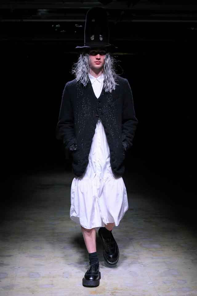 Sustainable Trends | COMME DES GARÇONS AW 2022-2023 Menswear