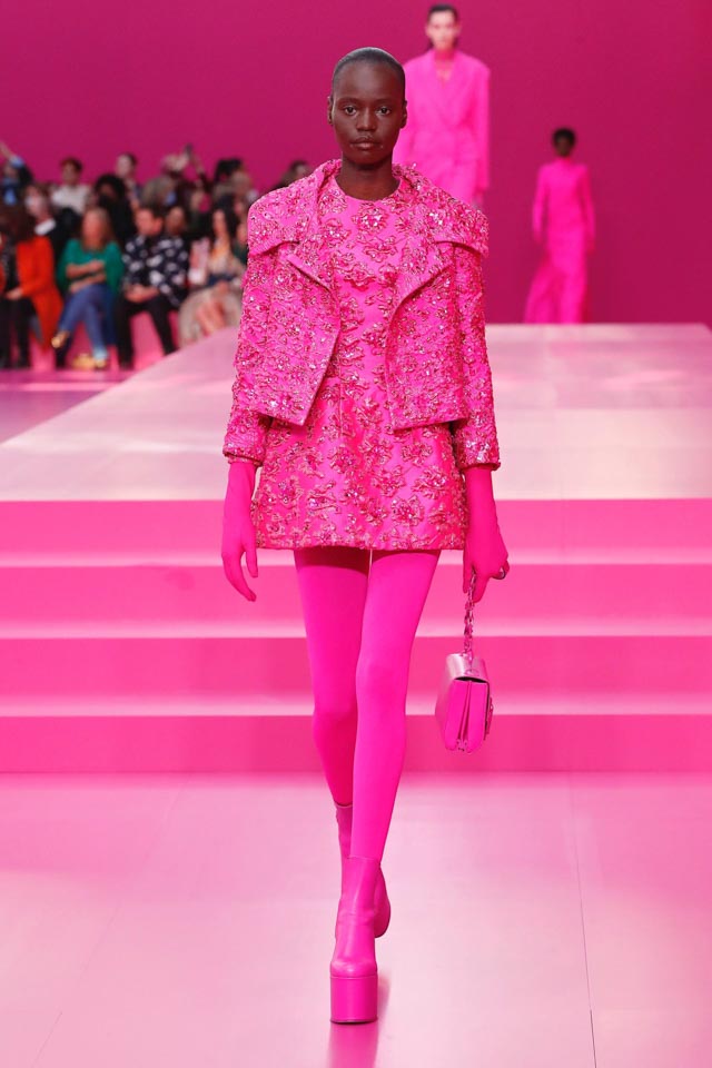 Valentino, hot pink, Valentino ready-to-wear, Valentino runway, Valentino hot pink, Runway winter/fall 2022, Haute Couture, pop of colour, Pierpaolo Piccioli